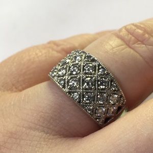 NEW 14k white gold diamond vintage style band